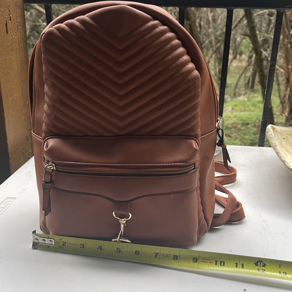 Backpack - Picture 5 of 8